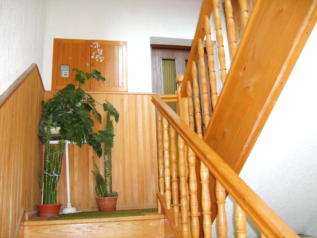 Guest House Raukar Църни Луг Екстериор снимка